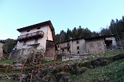 Al Monte Campo e Laghetto di Pietra Quadra da Capovalle-Caprini il 6 aprile 2017 - FOTOGALLERY